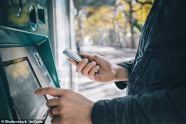 The average British banking customer withdrew £1,462 from cash machines in 2021.